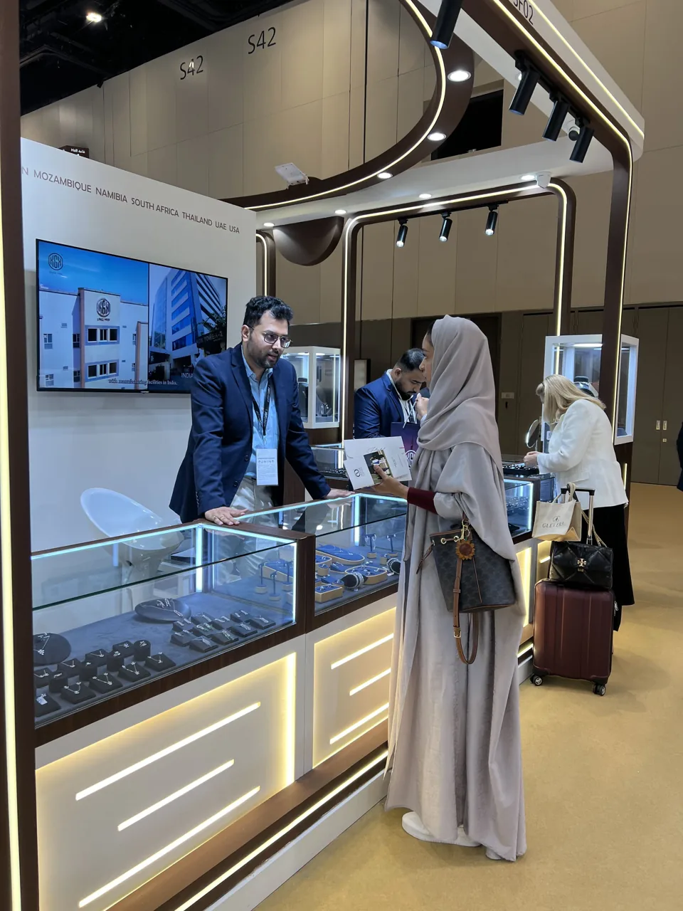 KGK team welcoming visitors to the booth